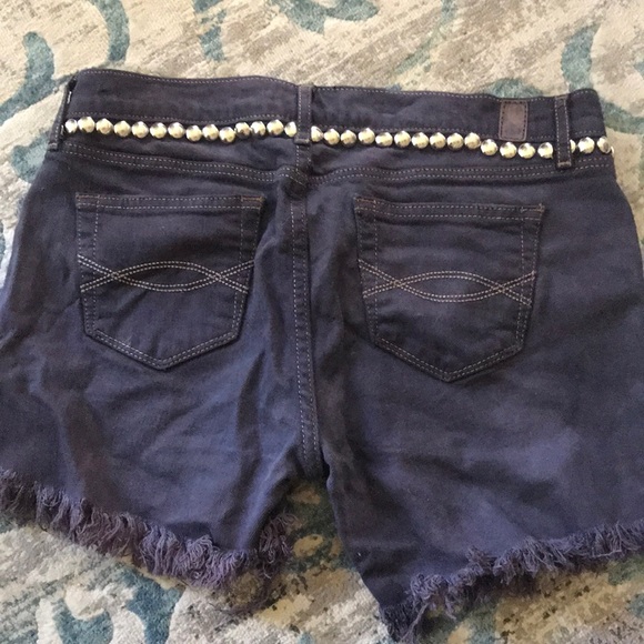 Studded Abercrombie shorts - Picture 2 of 4
